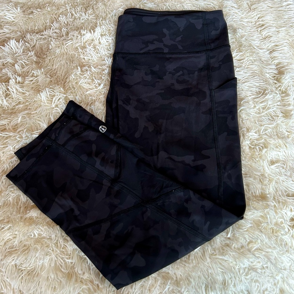 LuluLemon - Black Camo Crop Leggings, Size:10